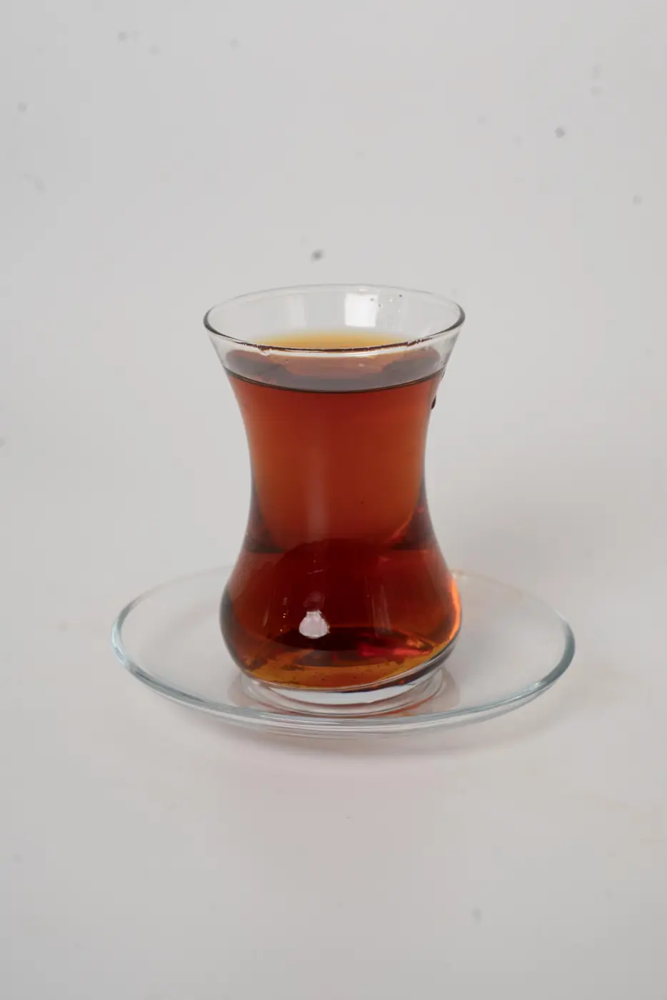 İnce belli bardakta çay
